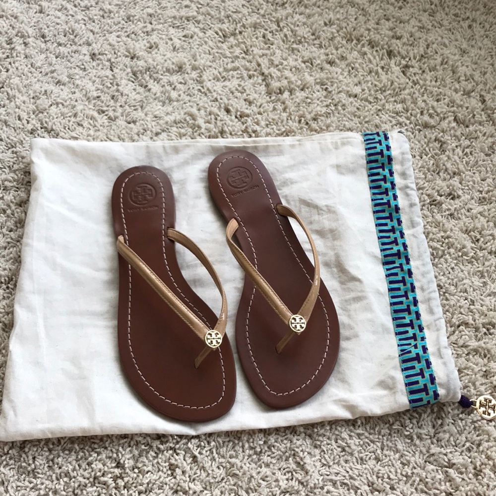 Ladies Tory Burch Tan/ Gold Sandals.